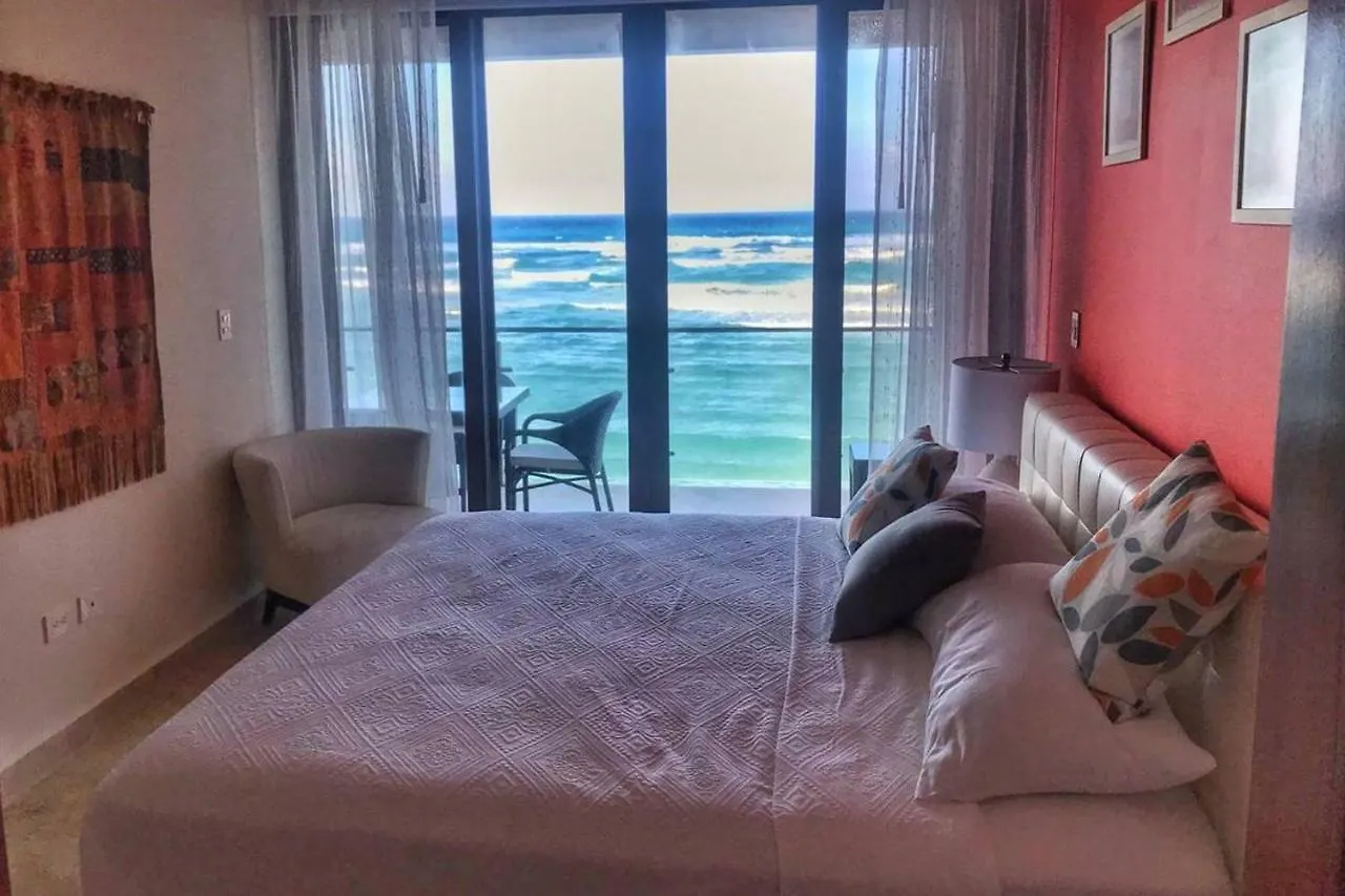 公寓 Deluxe New Beachfront Penthouse In 艾库玛尔